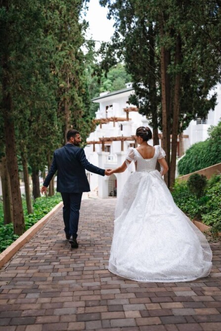 МОЛОДОЖЕНАМ