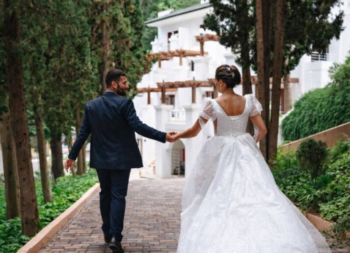 МОЛОДОЖЕНАМ