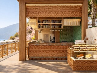 МОРЕ ЛАУНДЖ