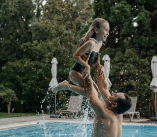 Можно ли купаться в море во время и после дождя: рекомендации