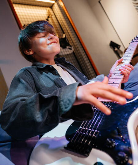 ТВОРЧЕСКИЕ МАСТЕРСКИЕ В ТИН-КЛУБЕ